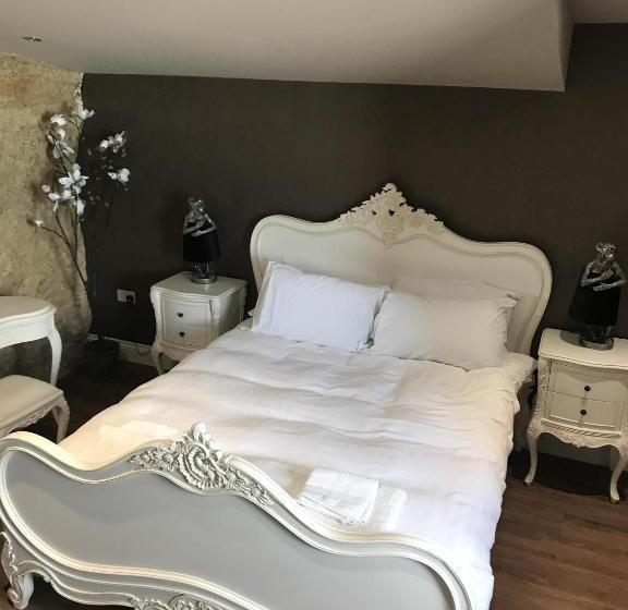 スーペリアールーム, The Grotto