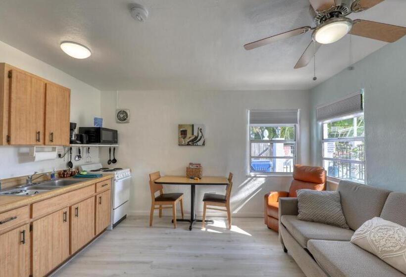 شقة غرفة واحدة, Sand Vista Vacation Rentals