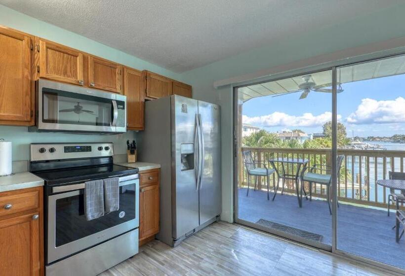 شقة غرفة نوم واحدة مزودة بشُرفة, Sand Vista Vacation Rentals