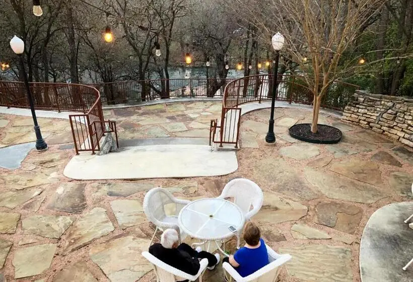 プールビュースタンダードルーム, Gruene River Hotel & Retreat