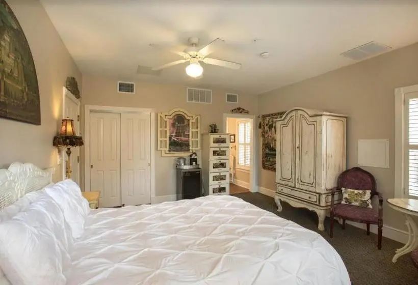 プールビュースタンダードルーム, Gruene River Hotel & Retreat