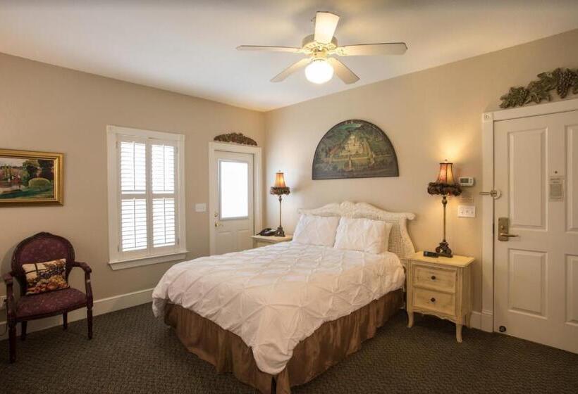 プールビュースタンダードルーム, Gruene River Hotel & Retreat