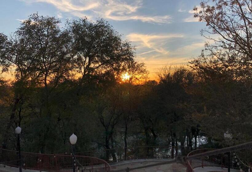 バルコニー付きスタンダードルーム, Gruene River Hotel & Retreat