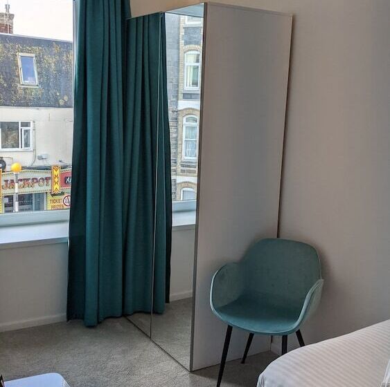 Номер Стандарт Индивидуальный, OYO Newquay Beach Hotel