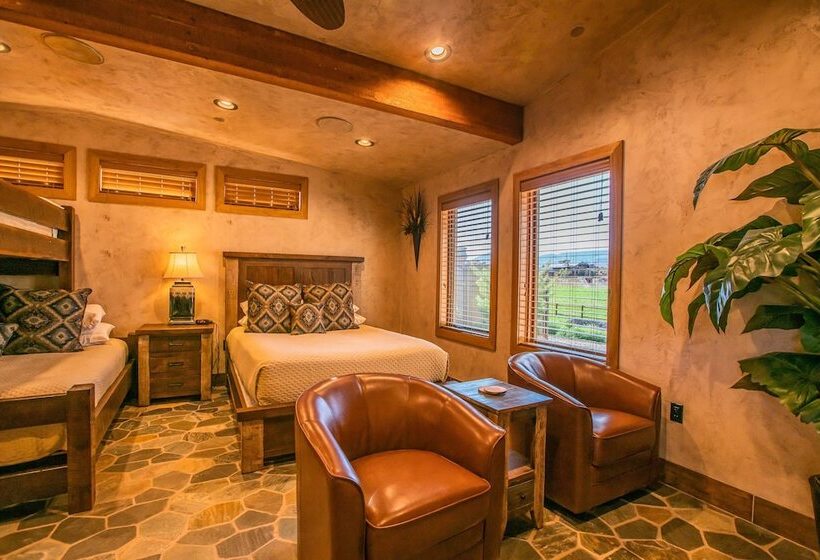 豪华两卧别墅, Cougar Ridge