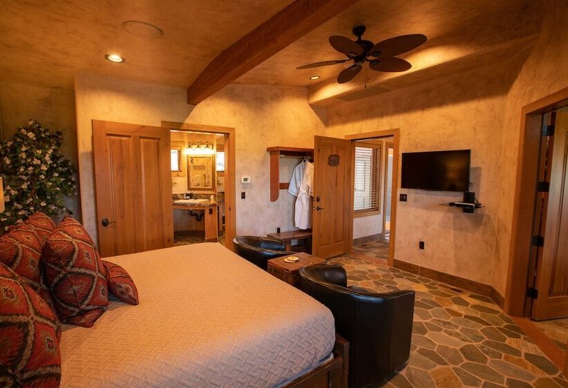 豪华两卧别墅, Cougar Ridge