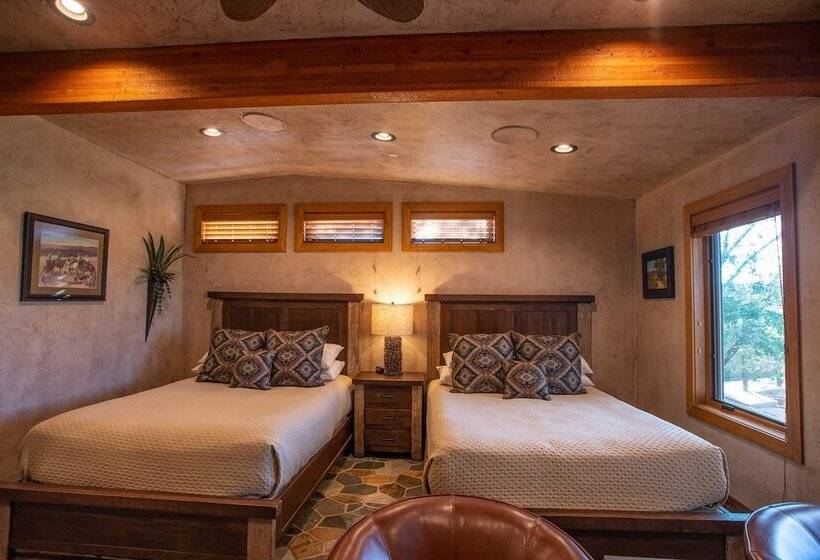 豪华两卧别墅, Cougar Ridge