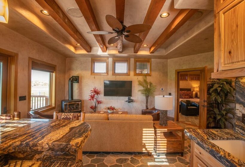 豪华两卧别墅, Cougar Ridge