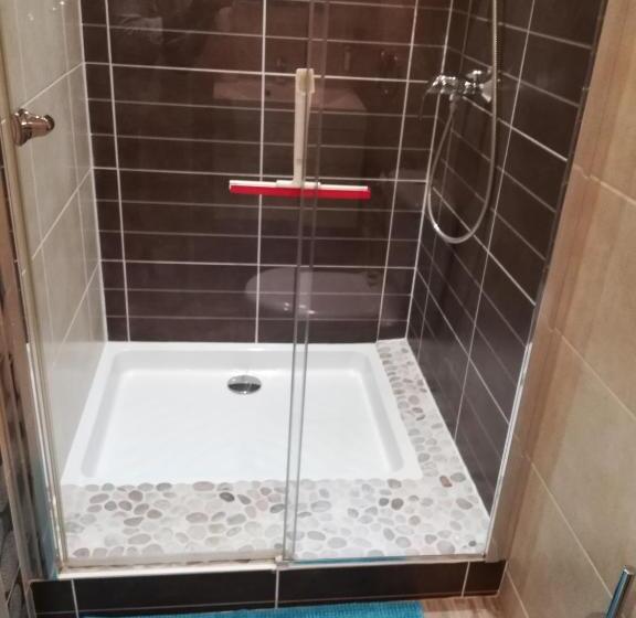 デラックスルーム, Jacaranda De Banaudon