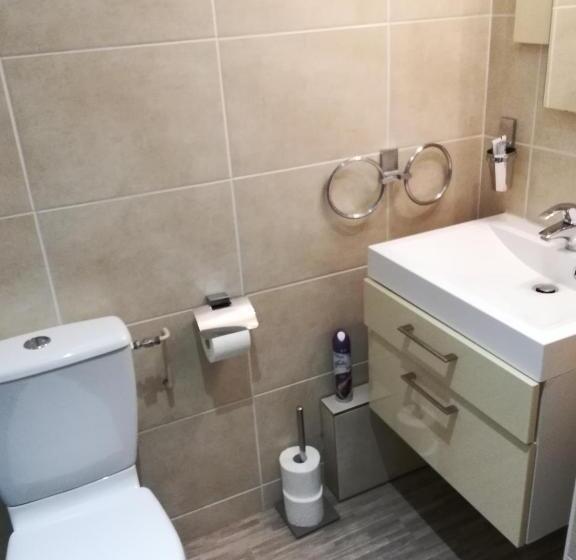 デラックスルーム, Jacaranda De Banaudon