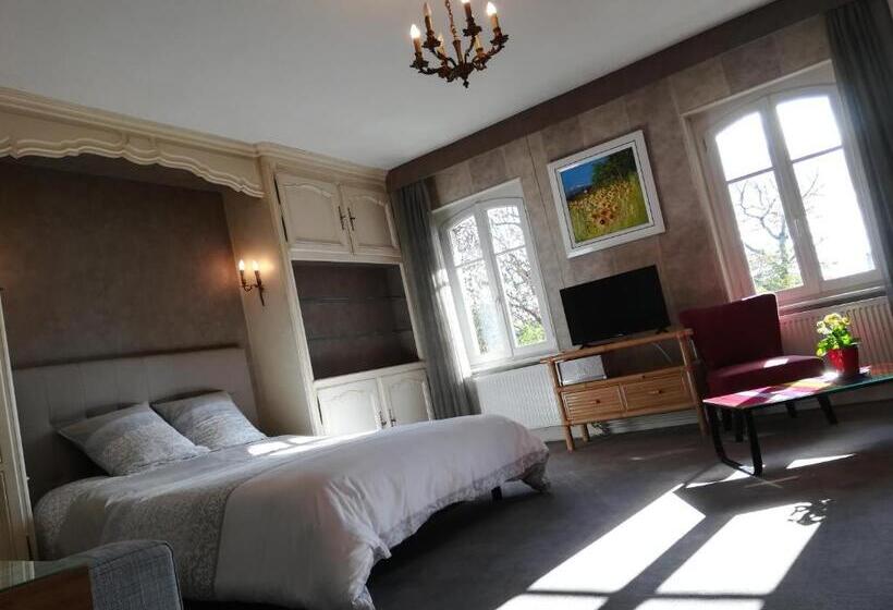 デラックスルーム, Jacaranda De Banaudon