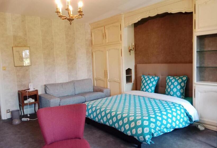 デラックスルーム, Jacaranda De Banaudon