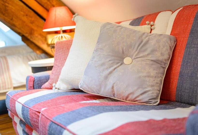 شقة غرفة واحدة مزودة بتراس, Maison Le Village   Maison D’hôtes