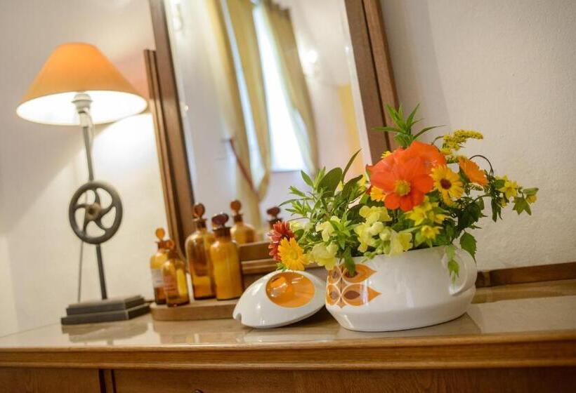 منزل غرفتين نوم, Maison Le Village   Maison D’hôtes