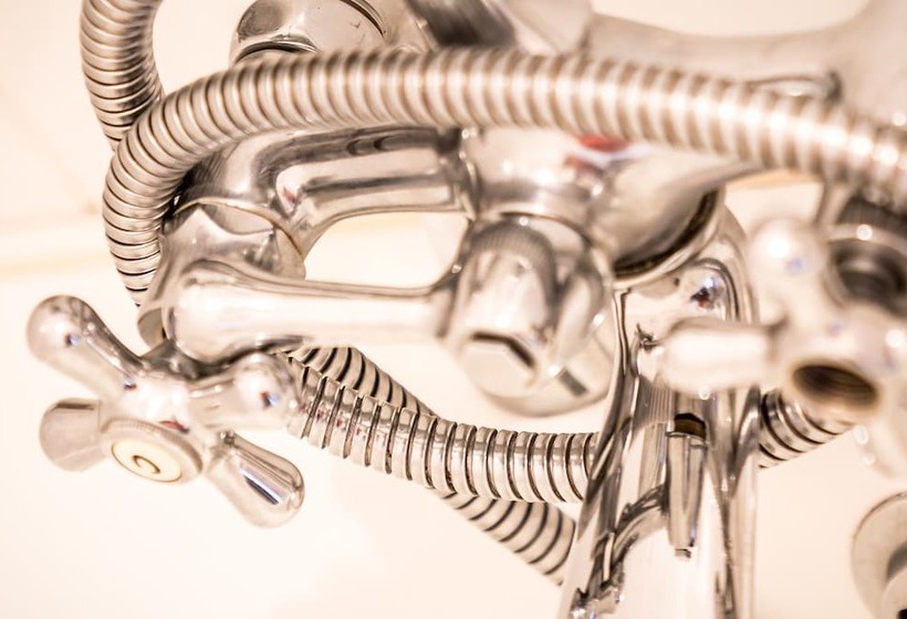 غرفة عائلية, The Forth Inn