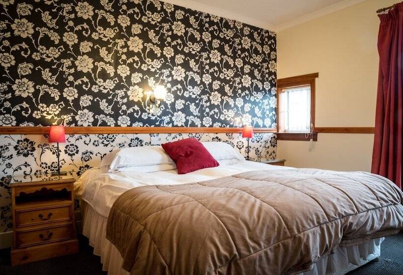 غرفة قياسية, The Forth Inn