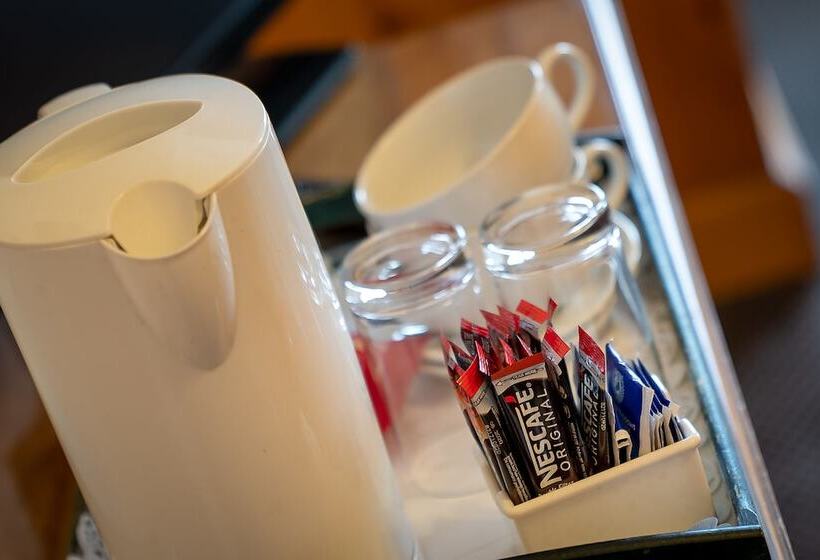 غرفة قياسية, The Forth Inn