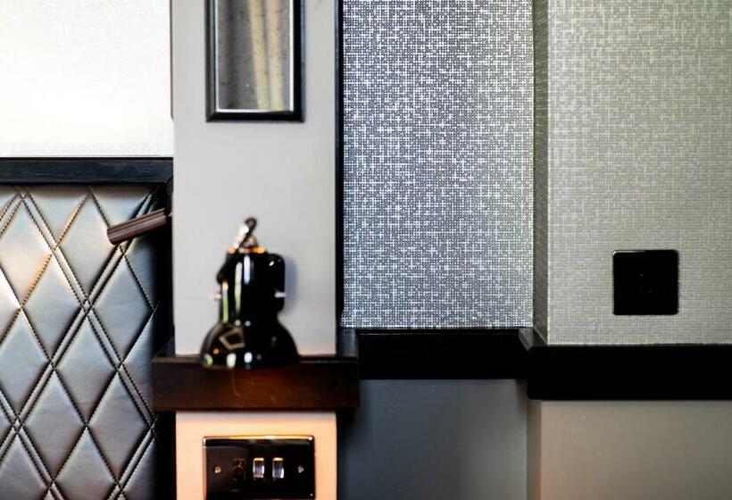 اتاق استاندارد, The Gyle