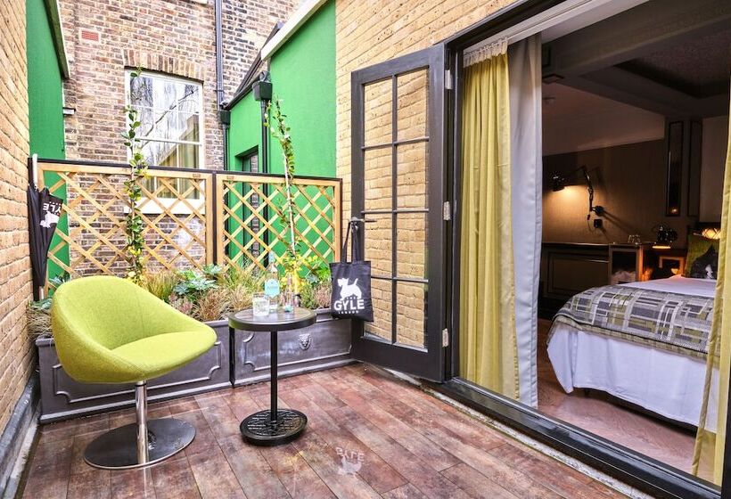 اتاق استاندارد با تخت بزرگ, The Gyle