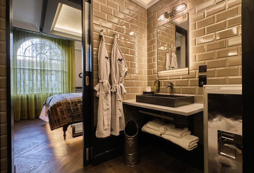 سوییت جونیور, The Gyle