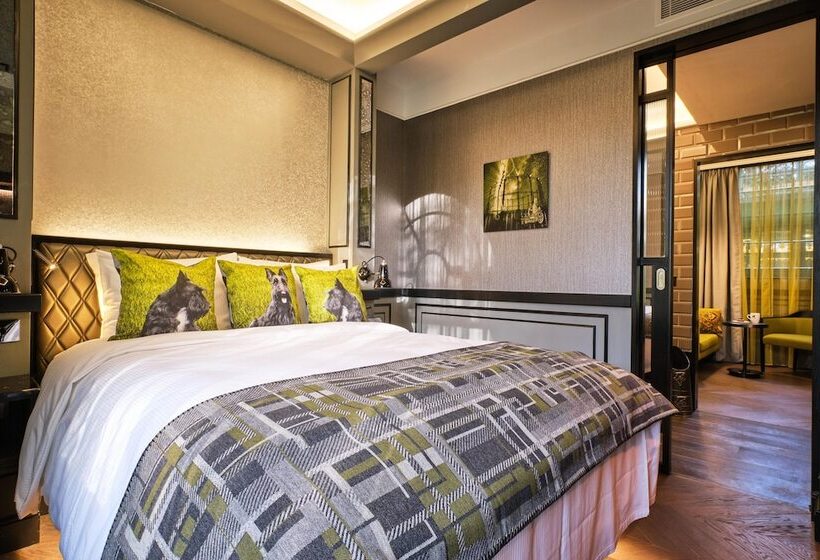 سوییت جونیور, The Gyle