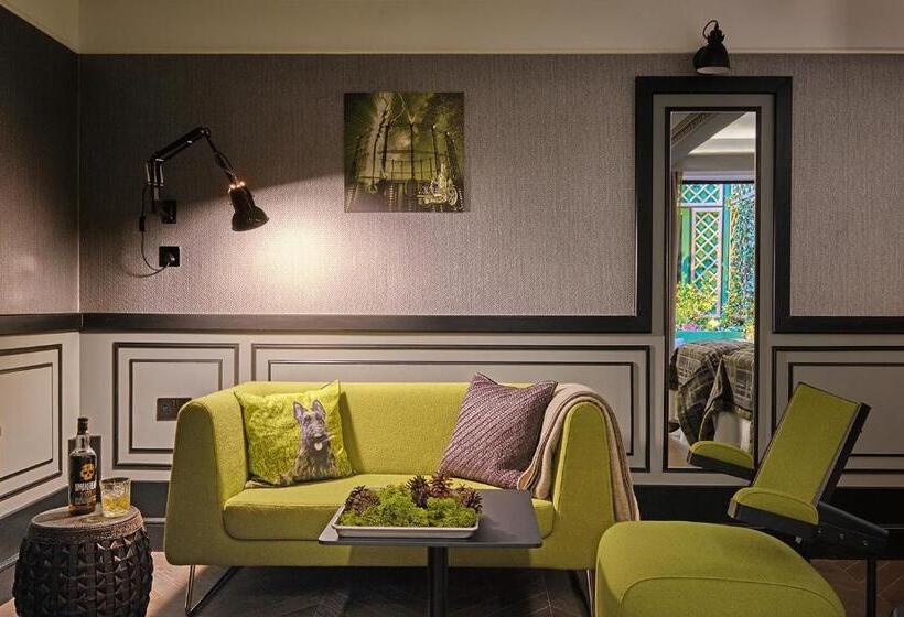 اتاق استاندارد, The Gyle