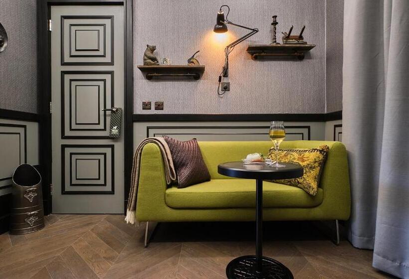 سوییت جونیور, The Gyle