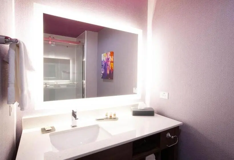 キングサイズベッドのスタンダードルーム, La Quinta By Wyndham Houston East At Sheldon Rd