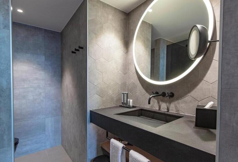 Quarto Classe Business, Meilenstein