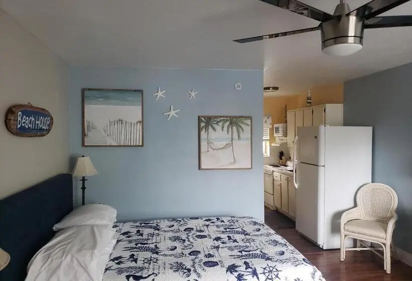 スタンダードスタジオ, Ashley Brooke Beach Resort
