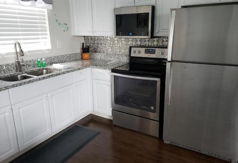 شقة غرفة واحدة, Ashley Brooke Beach Resort