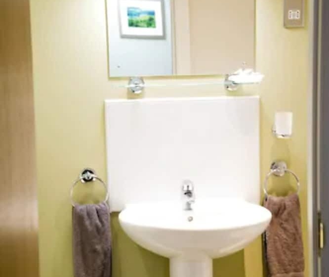 Номер Deluxe, Rose And Crown