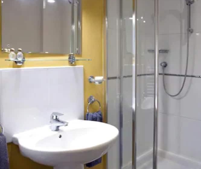 חדר דלוקס, Rose And Crown