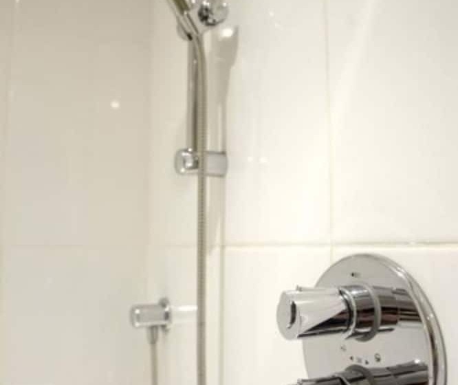 חדר סטנדרט יחיד, Rose And Crown