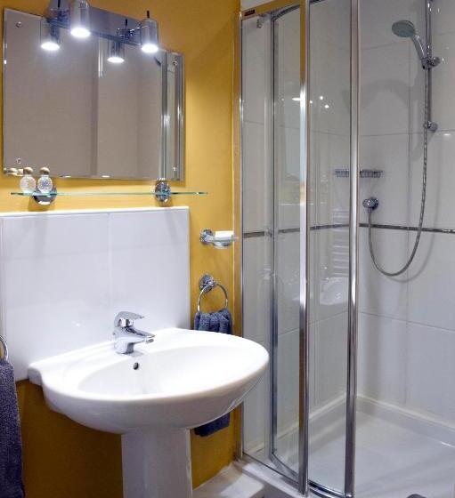 חדר סטנדרט, Rose And Crown