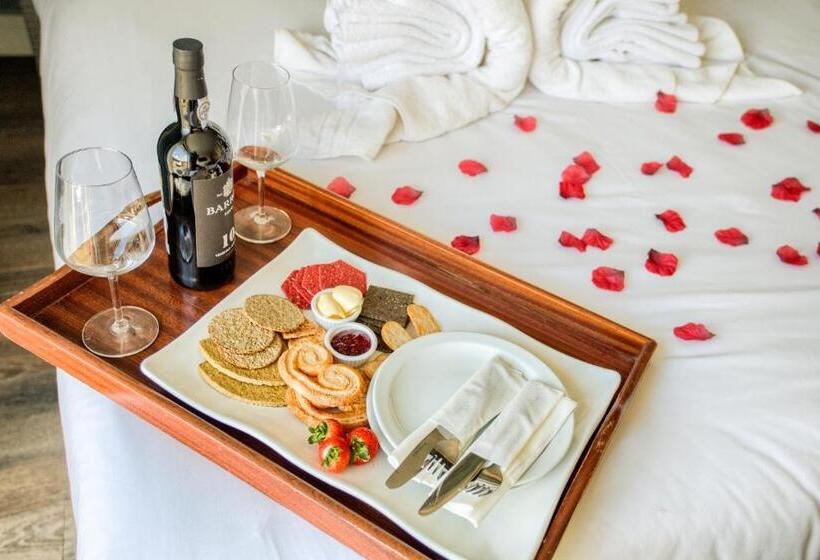 带阳台的豪华间, Villare Leicester City Centre