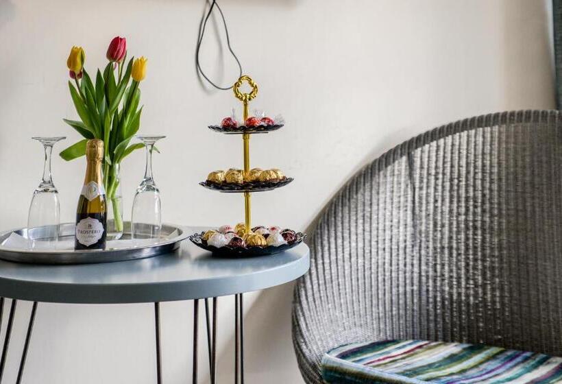 带阳台的豪华间, Villare Leicester City Centre