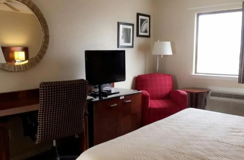 キングサイズベッドのスタンダードルーム, Sand Pebble Motor Lodge