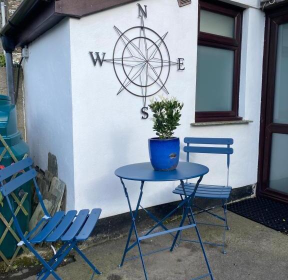 منزل غرفة نوم واحدة, The Old Coach House