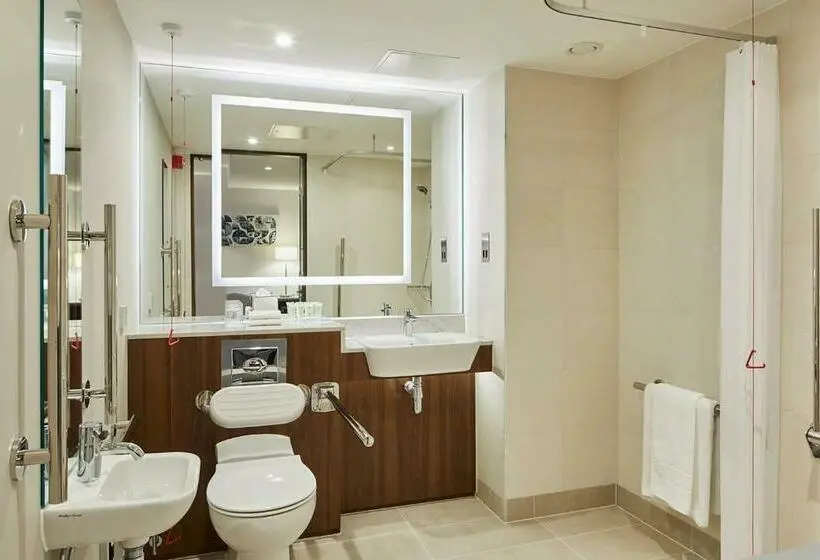 Standard-huone King-vuode, Courtyard By Marriott Oxford City Centre