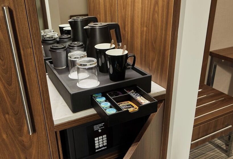 Номер Стандарт, Courtyard By Marriott Oxford City Centre