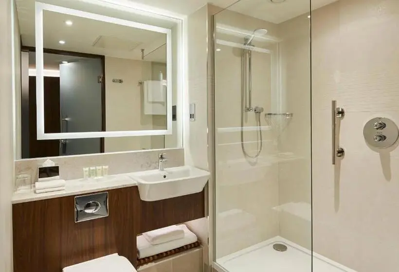 Standard-huone King-vuode, Courtyard By Marriott Oxford City Centre