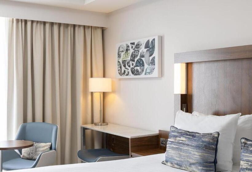 带大床的标准间, Courtyard By Marriott Oxford City Centre