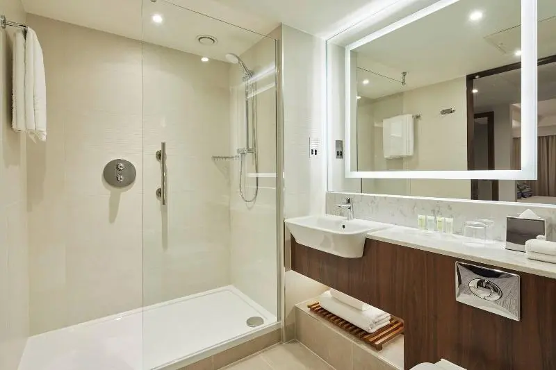 Superior-huone King-vuode, Courtyard By Marriott Oxford City Centre