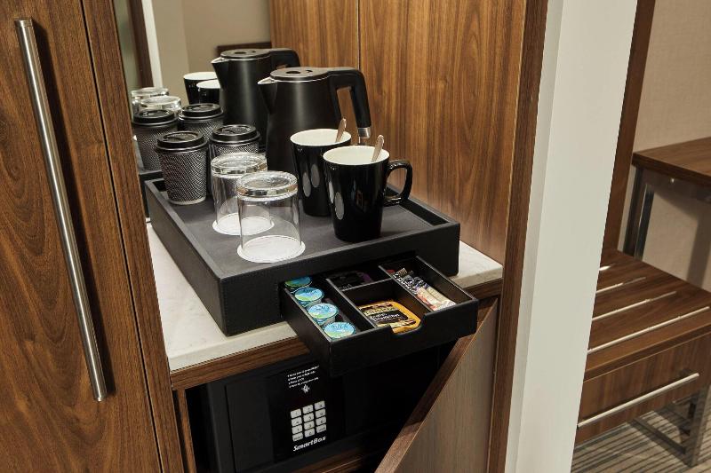 带大床的高级房间, Courtyard By Marriott Oxford City Centre