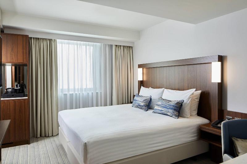 带大床的高级房间, Courtyard By Marriott Oxford City Centre