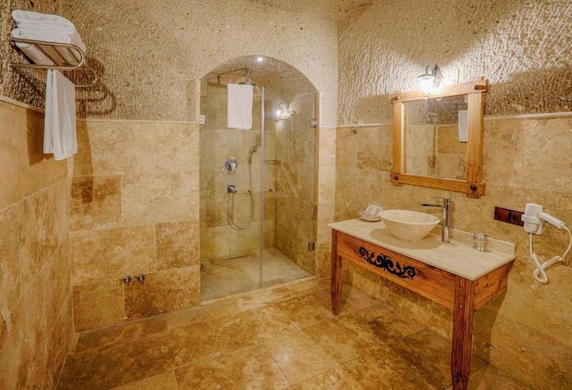 ジュニアスイート, Design Cave