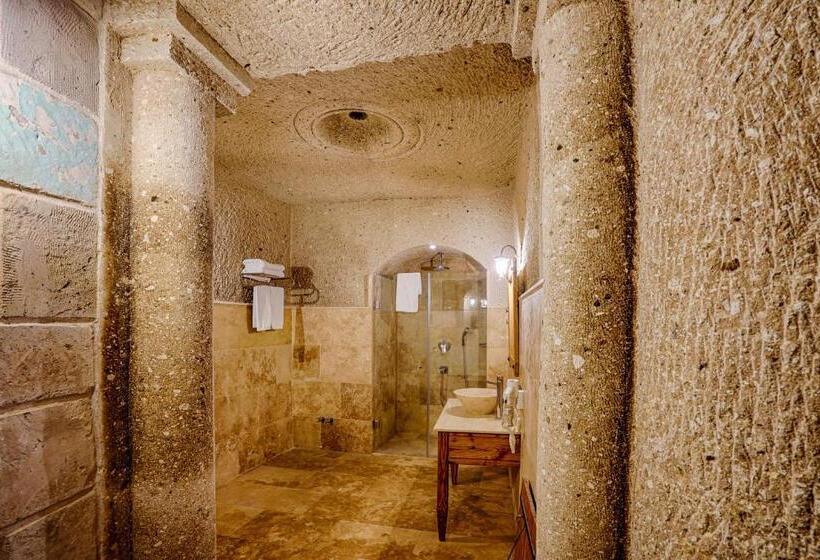 ジュニアスイート, Design Cave