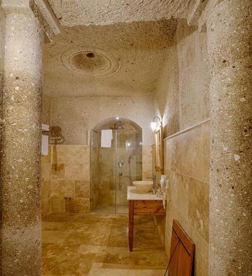 ジュニアスイート, Design Cave