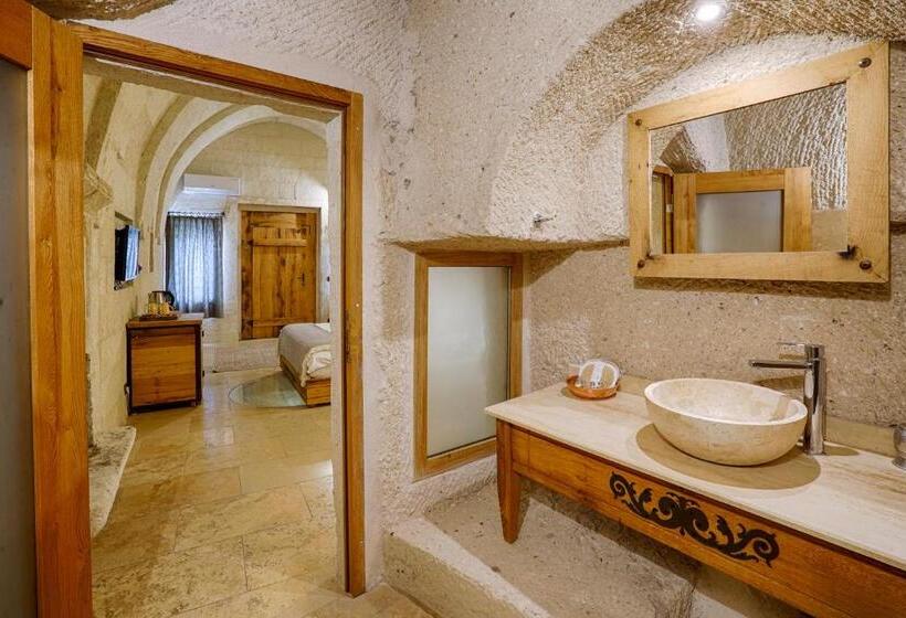 ジュニアスイート, Design Cave